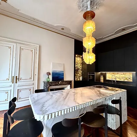 Appartamento Le Palais De Verdun - 3 Ch-6p - 140 M2 *